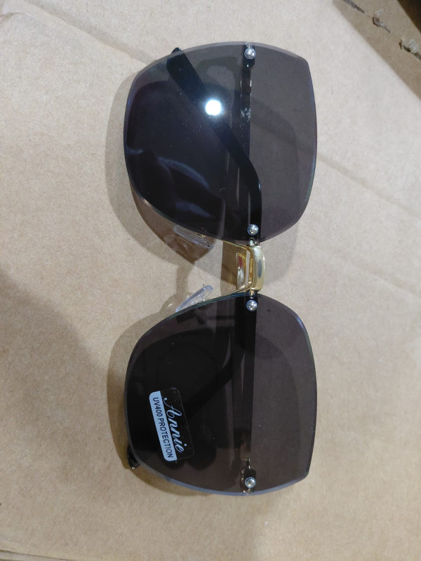 Annie Oversized Rimless Square Sunglasses - Gold Accent